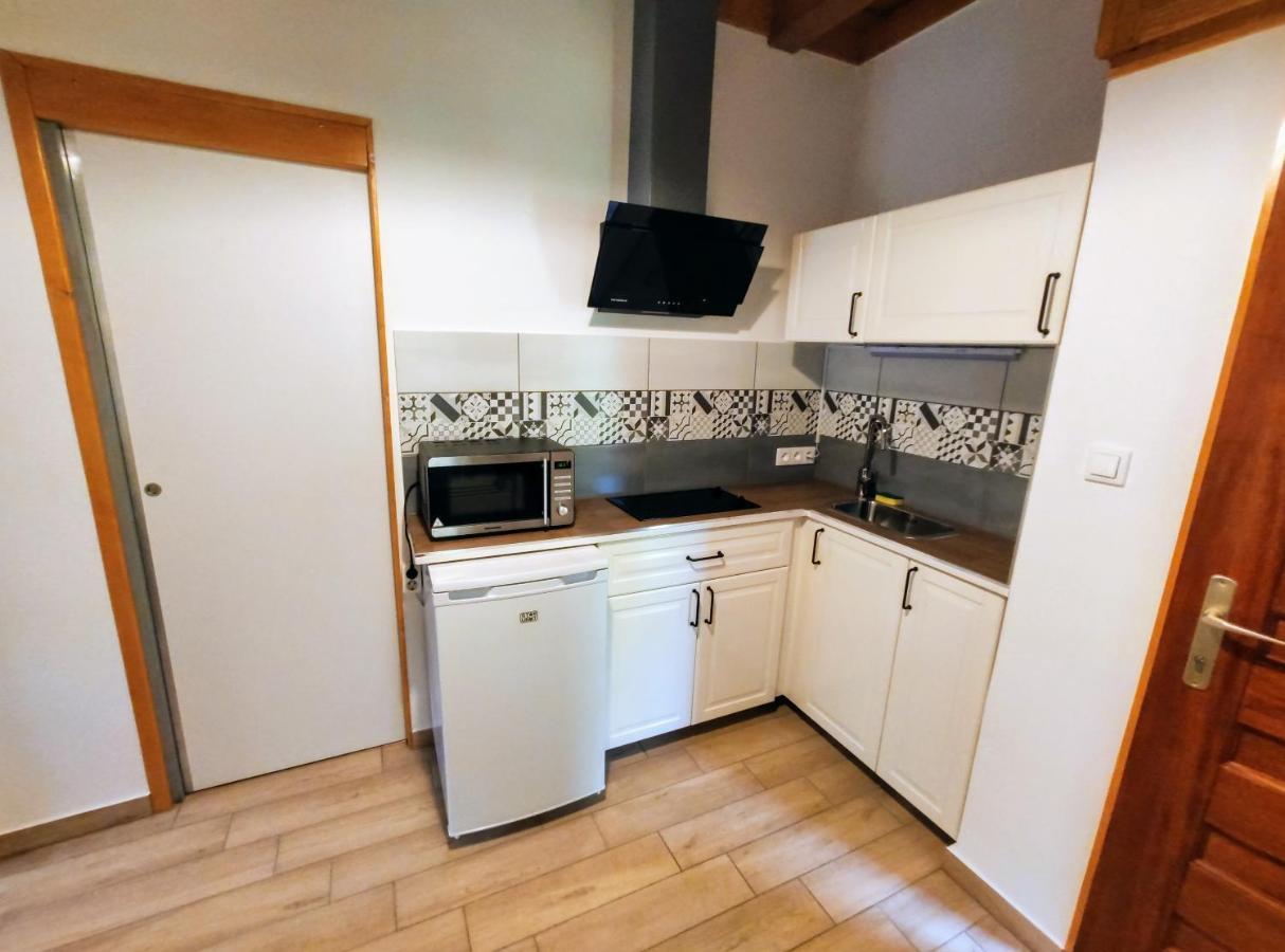 Kishid Vendeghaz Pilismarot Apartment Exterior photo